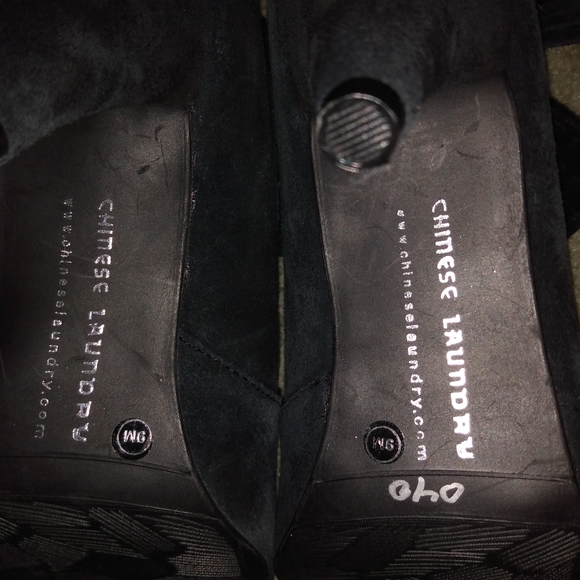 NWT Chinese Laundry black suede fringe booties w/star cutouts, Sz 9 - Picture 5 of 5